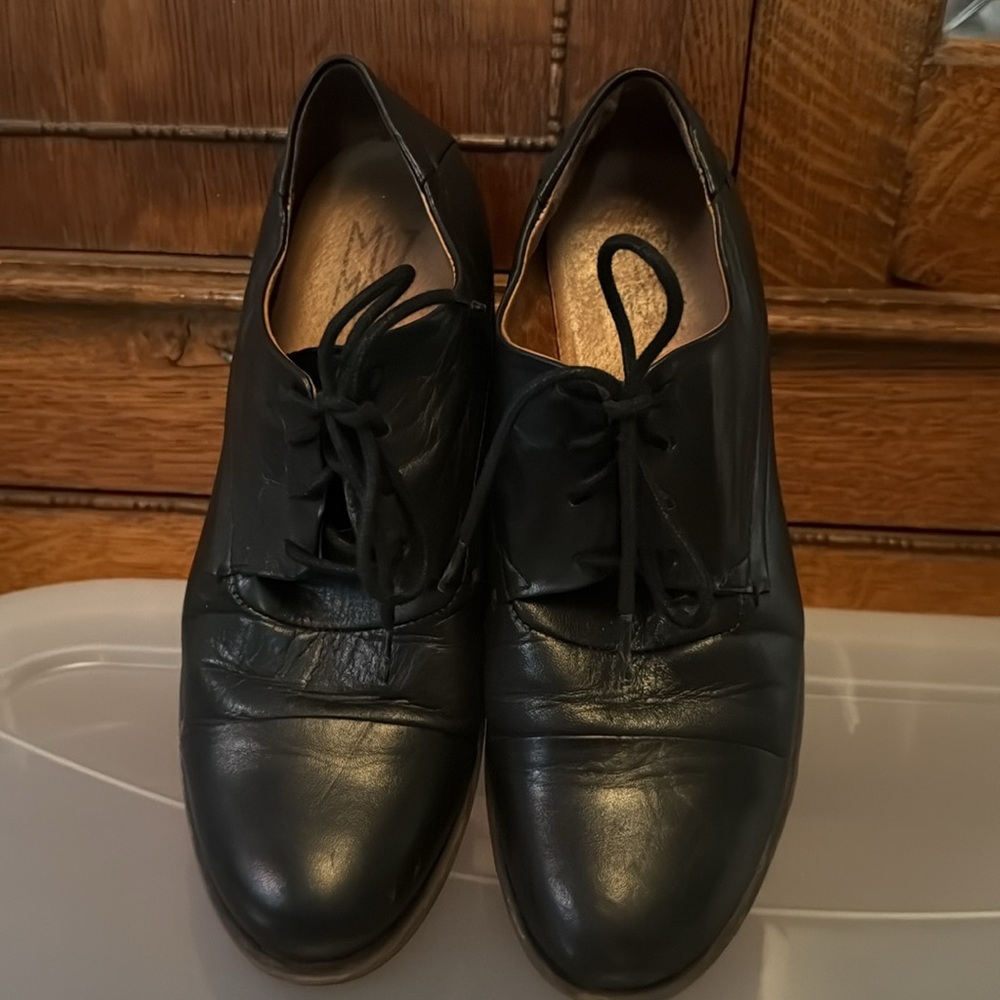 Miz Mooz Black Leather oxford